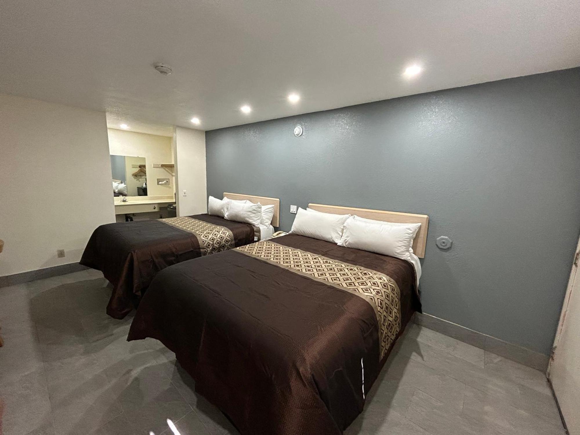 California Inn Hotel And Suites Adelanto Us 395 Dış mekan fotoğraf