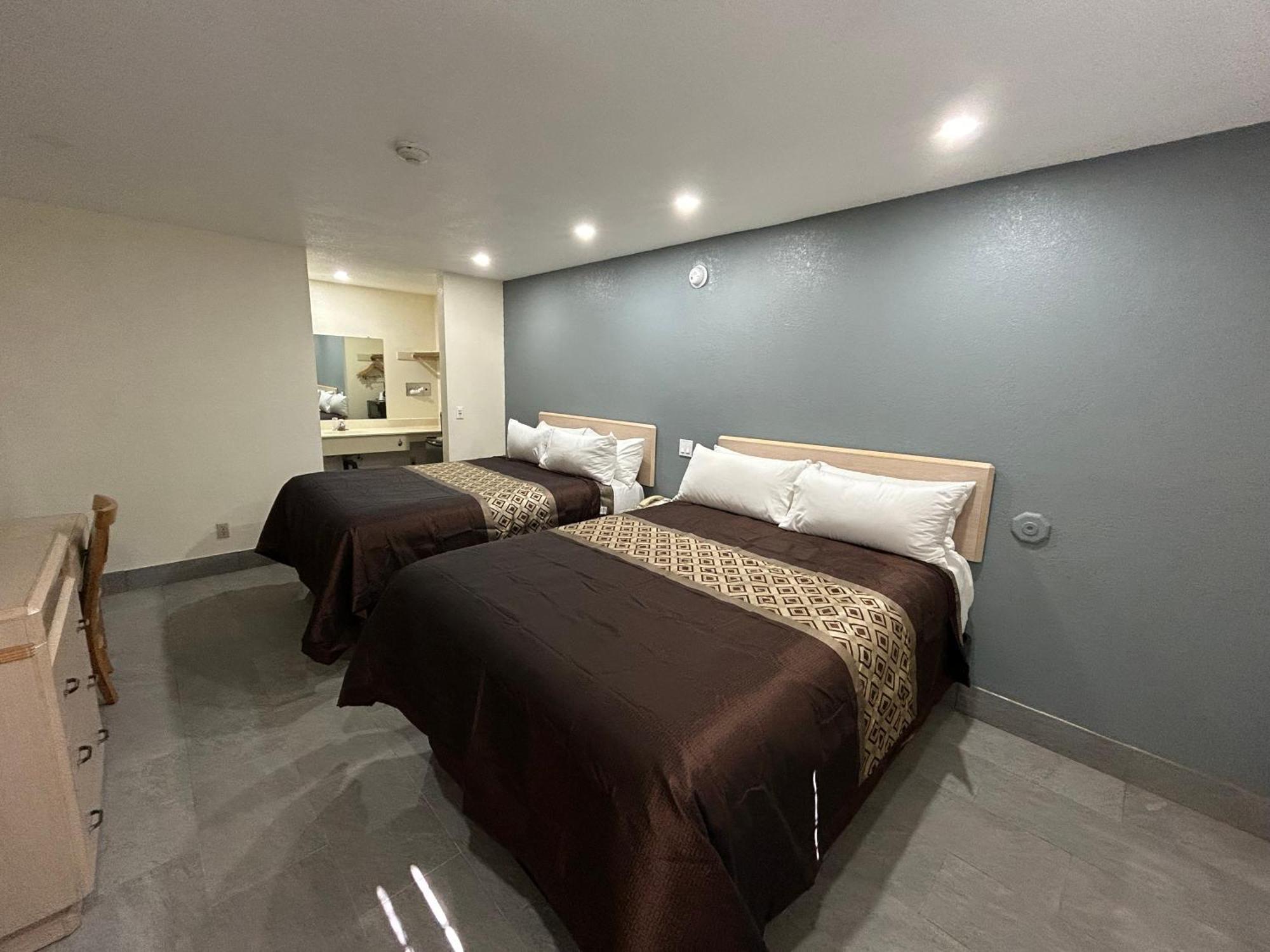 California Inn Hotel And Suites Adelanto Us 395 Dış mekan fotoğraf