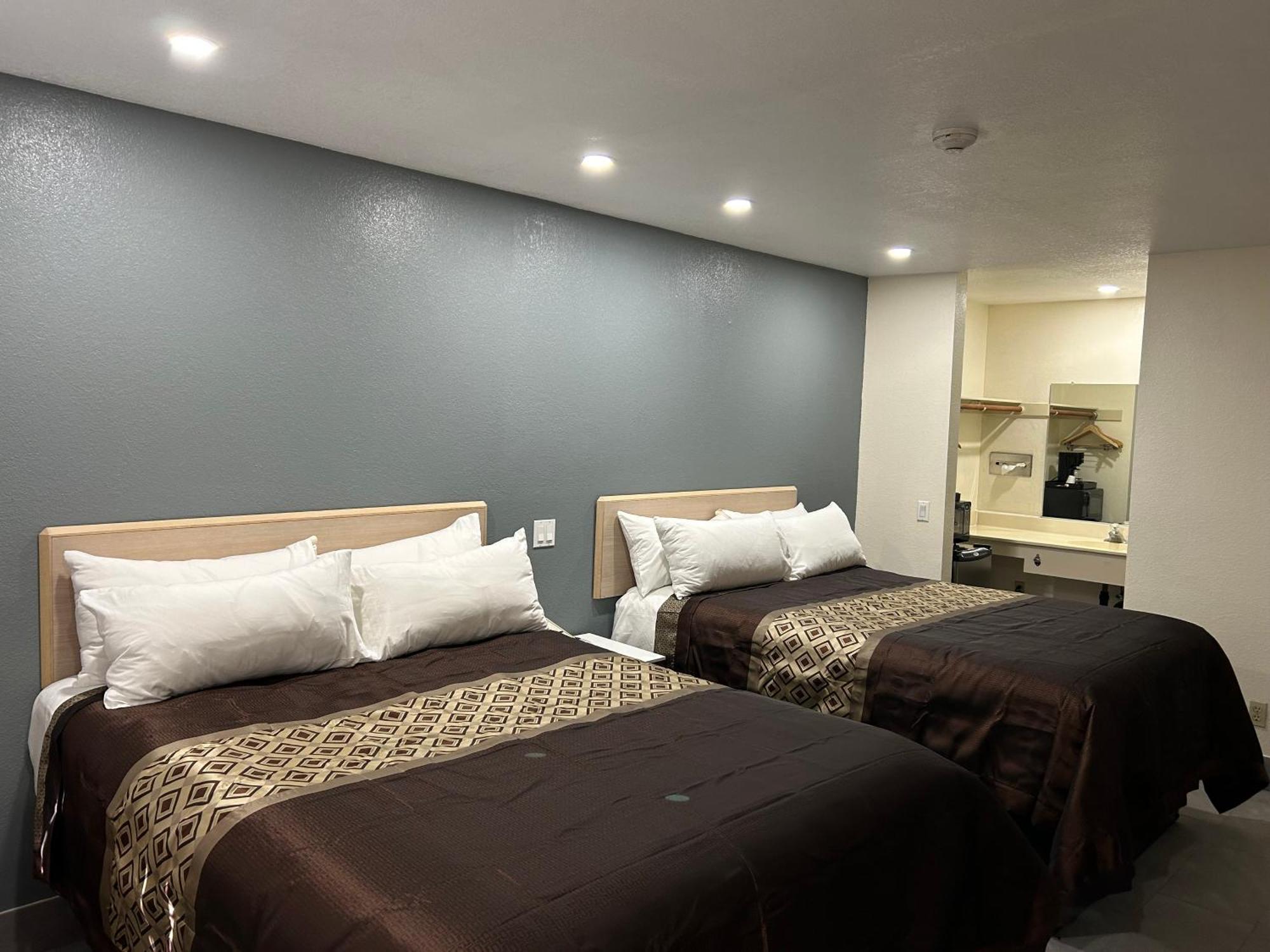 California Inn Hotel And Suites Adelanto Us 395 Dış mekan fotoğraf