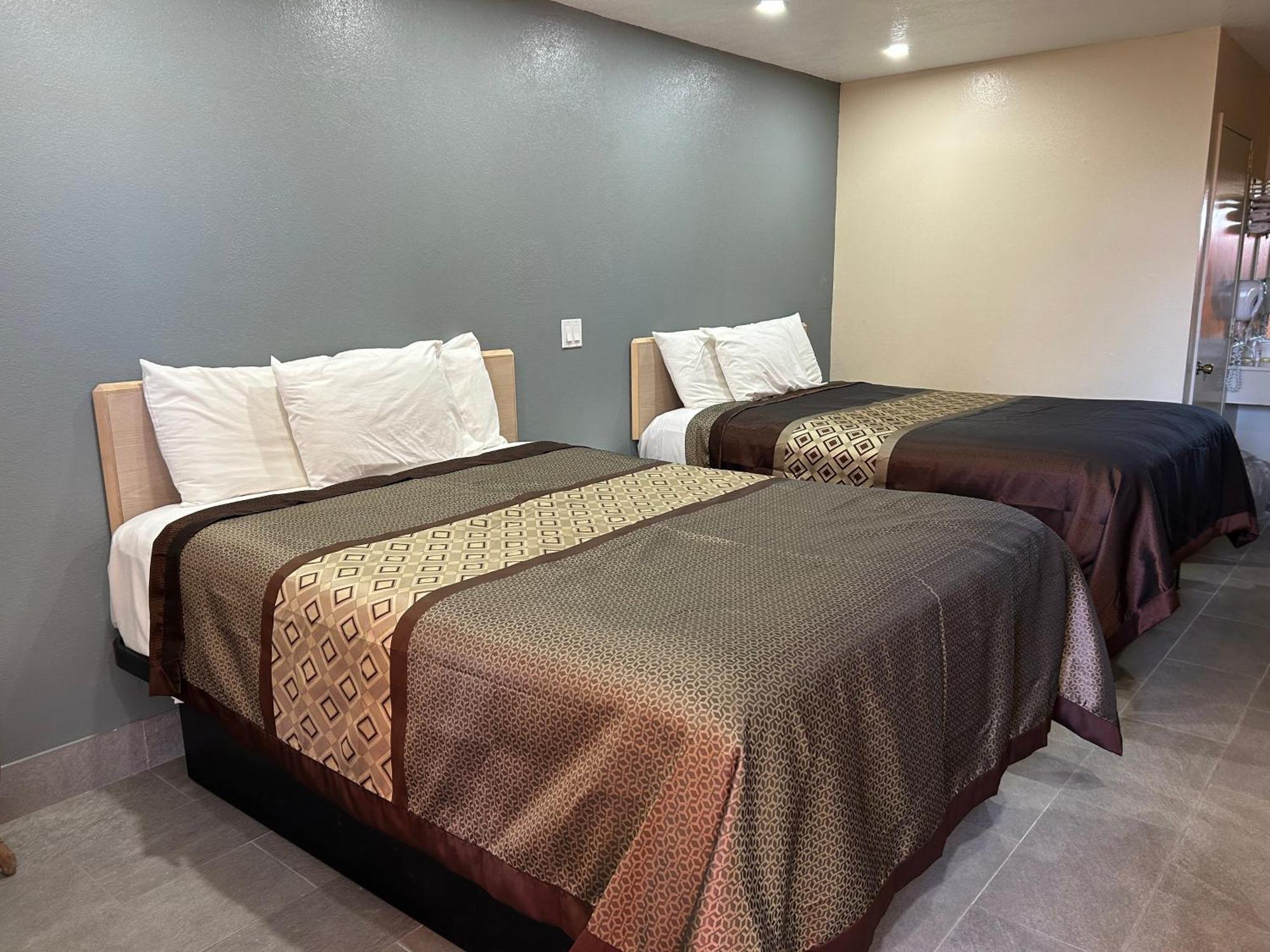 California Inn Hotel And Suites Adelanto Us 395 Dış mekan fotoğraf