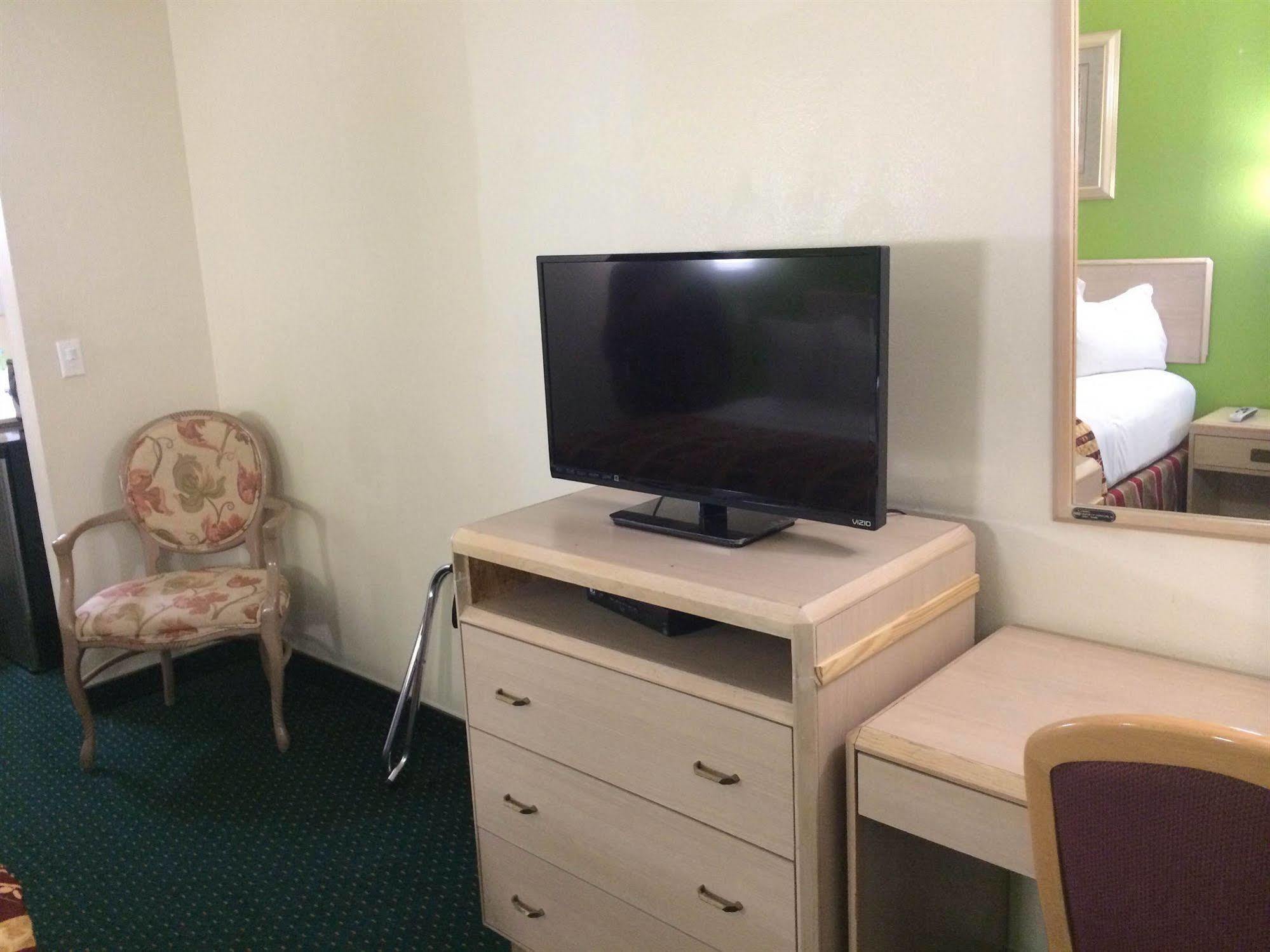 California Inn Hotel And Suites Adelanto Us 395 Dış mekan fotoğraf